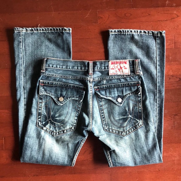 what stores sell true religion